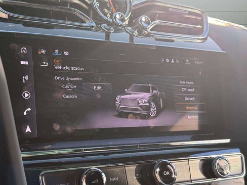 Certified 2024 Bentley Bentayga image 38