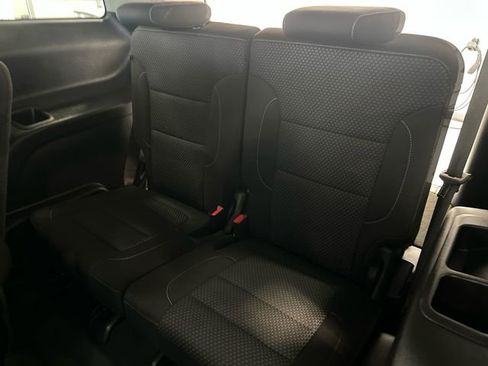 Used 2023 GMC Acadia SLE w/ Driver Convenience Package image 34