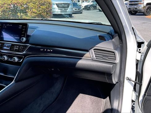Used 2022 Honda Accord Sport image 17