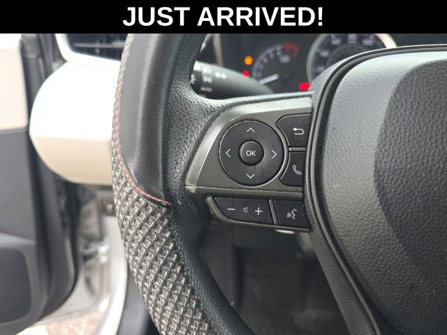 Used 2020 Toyota Corolla LE FWD image 11