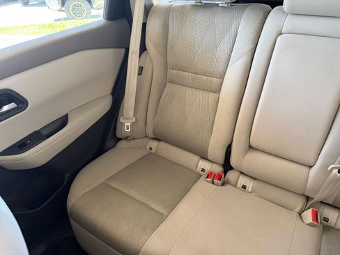 Used 2025 Nissan Rogue SV FWD image 40