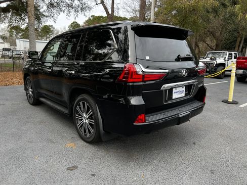 Used 2020 Lexus LX 570 4WD w/ Luxury Package image 7