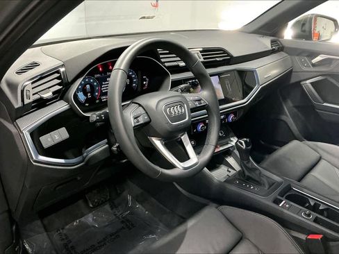 Used 2025 Audi Q3 2.0T Premium w/ Convenience Package image 16
