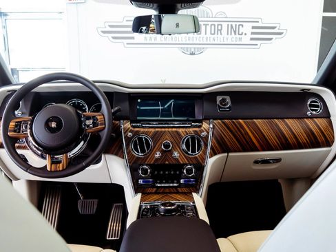 Used 2019 Rolls-Royce Cullinan AWD/4WD image 17