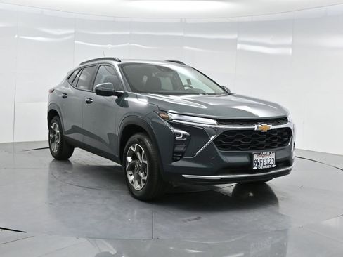 Used 2025 Chevrolet Trax LT w/ Driver Confidence Package FWD image 67