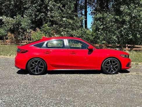 Used 2022 Honda Civic Sport Touring image 9