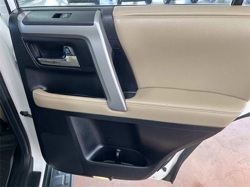 Used 2014 Toyota 4Runner SR5 image 19