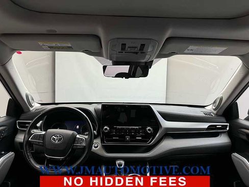 Used 2021 Toyota Highlander Platinum image 11