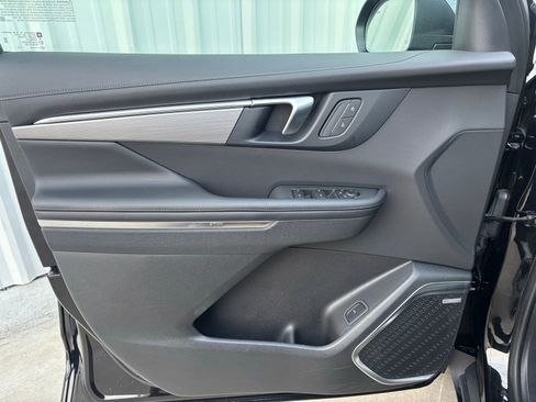 Used 2025 Buick Enclave Preferred image 13