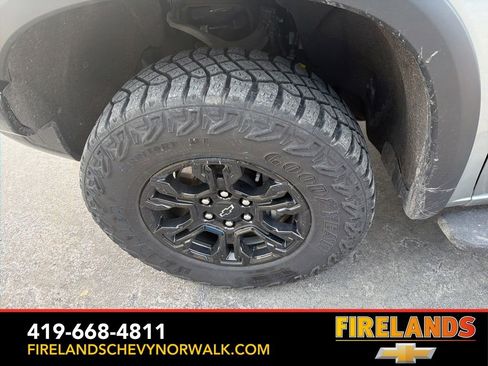 Used 2023 Chevrolet Silverado 1500 ZR2 image 10