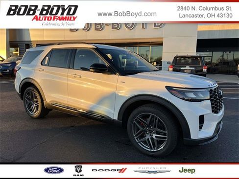 New 2026 Ford Explorer ST-Line w/ ST-Line Street Pack image 1