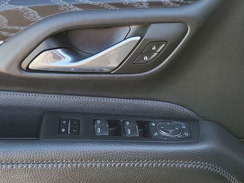 Certified 2023 GMC Yukon XL Denali image 24