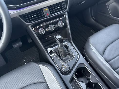 Certified 2022 Volkswagen Taos SEL image 15