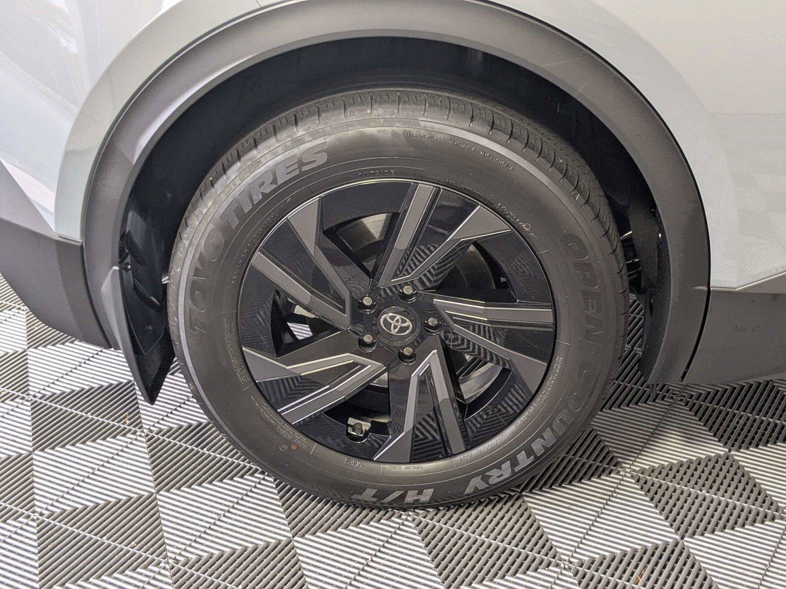Used 2026 Toyota C-HR AWD/4WD image 10