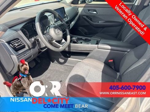 Used 2022 Nissan Rogue SV FWD image 15