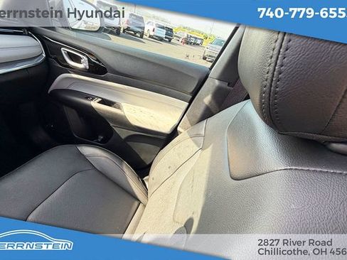 Used 2023 Jeep Compass Limited w/ Sun and Sound Group AWD/4WD image 11