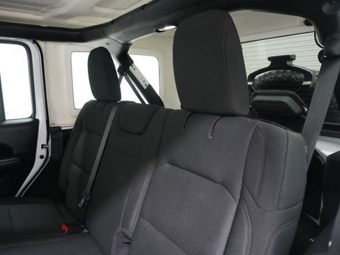 Used 2019 Jeep Wrangler Unlimited Sport S AWD/4WD image 15