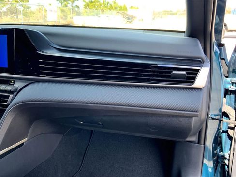 Certified 2025 Toyota Camry SE image 18