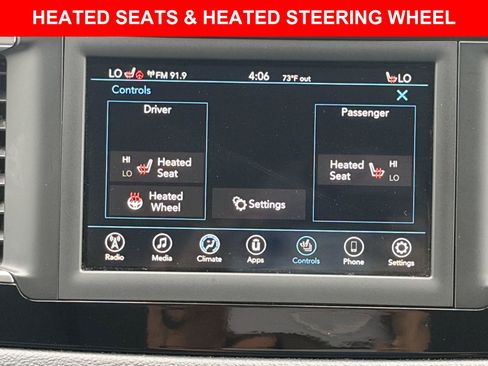 Used 2020 Chrysler Pacifica Touring-L FWD image 4