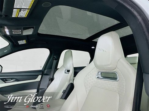 Used 2024 Jaguar F-PACE R-Dynamic S image 27