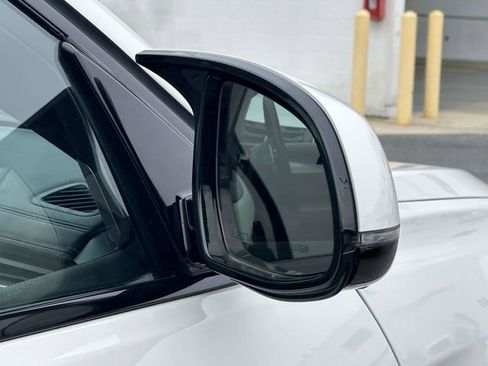 Used 2017 BMW X6 M Base image 28