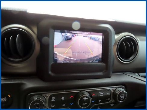 Certified 2021 Jeep Wrangler Willys image 15