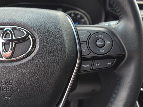 Used 2024 Toyota Venza XLE image 22