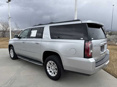 Used 2015 GMC Yukon XL SLT image 3