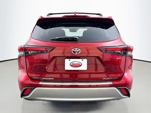 Used 2026 Toyota Highlander Platinum AWD/4WD image 6