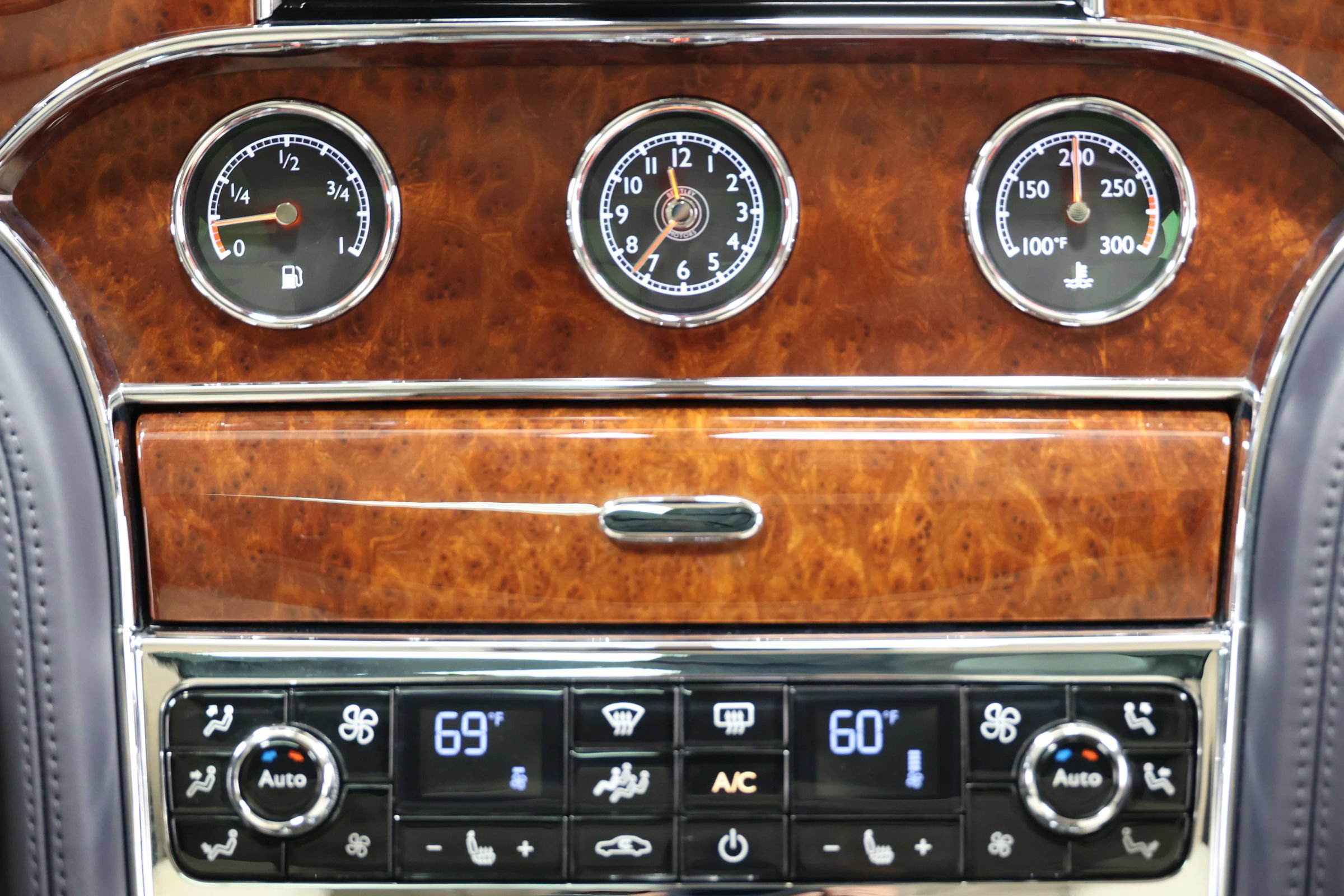 Used 2017 Bentley Mulsanne RWD image 53