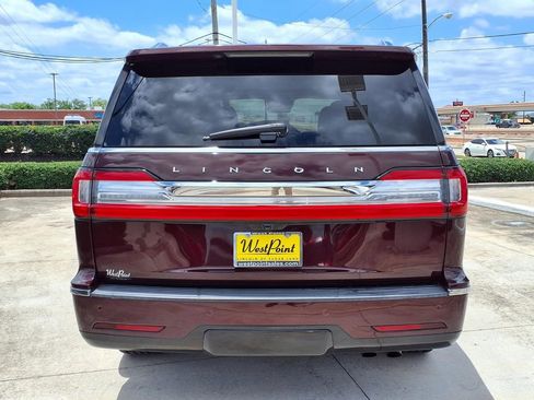 Used 2019 Lincoln Navigator Reserve AWD/4WD image 5