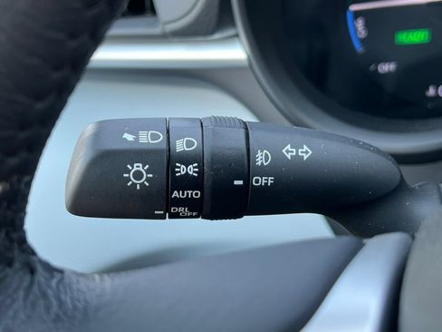 Used 2025 Toyota Sienna XLE FWD image 16