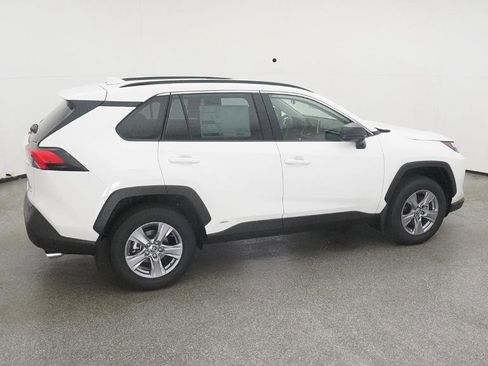 New 2025 Toyota RAV4 LE image 10