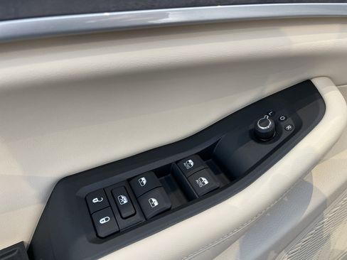 New 2025 Jeep Grand Cherokee Limited w/ Luxury Tech Group II image 15