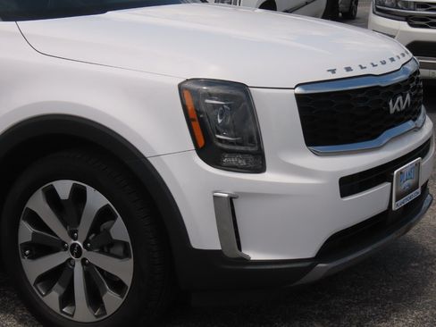 Used 2022 Kia Telluride S AWD/4WD image 6