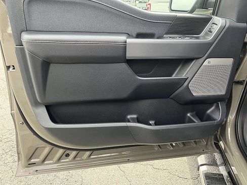 Used 2025 Ford F150 Lariat w/ Equipment Group 501A Mid AWD/4WD image 9