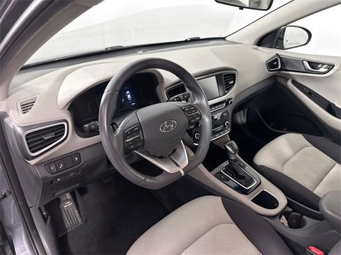 Used 2018 Hyundai Ioniq SEL image 16