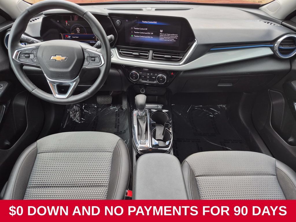 Used 2025 Chevrolet Trax LT w/ LT Convenience Package FWD image 24