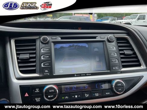 Used 2019 Toyota Highlander Limited Platinum AWD/4WD image 18