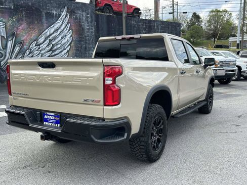 Used 2022 Chevrolet Silverado 1500 ZR2 w/ Technology Package image 3