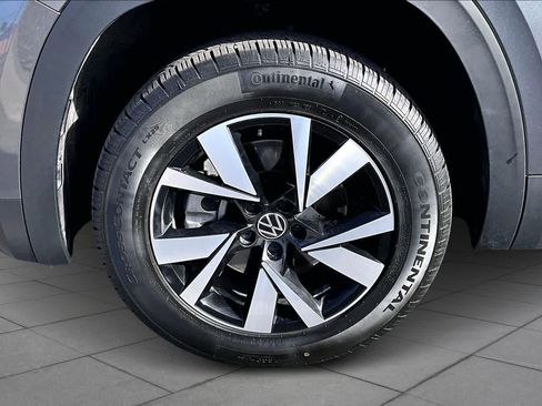 Used 2021 Volkswagen Atlas Cross Sport SE image 10