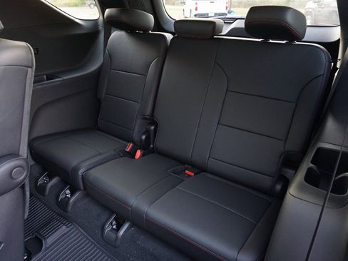 New 2026 Chevrolet Traverse Z71 w/ Driver Confidence Package image 13