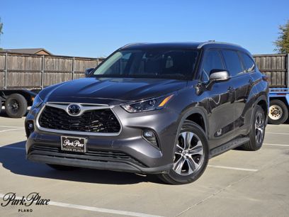 Used 2022 Toyota Highlander XLE