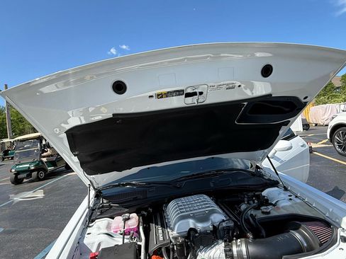 Used 2020 Dodge Challenger SRT Hellcat RWD image 40