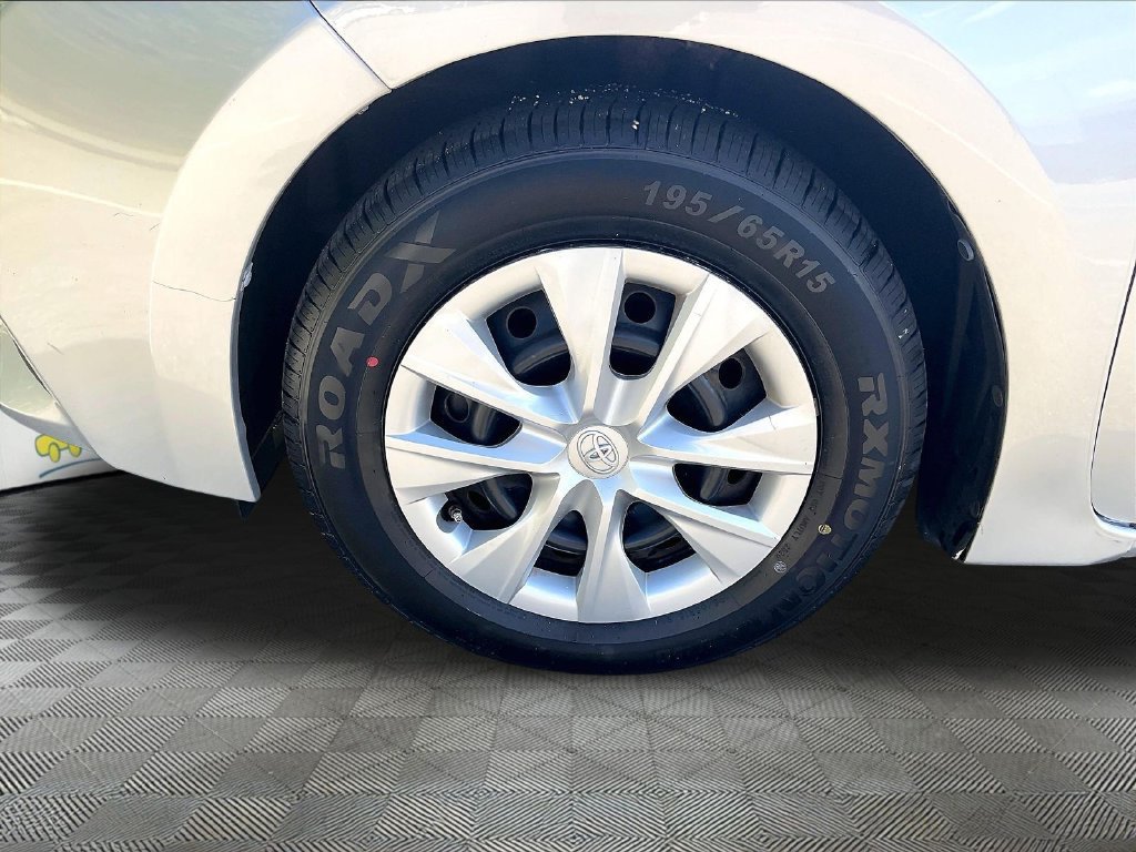 Used 2015 Toyota Corolla L FWD image 7