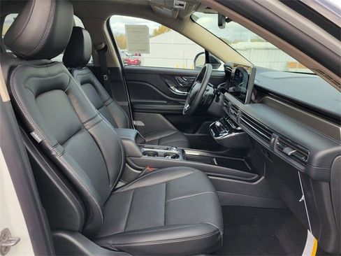 New 2026 Lincoln Corsair Reserve w/ Towing Package image 21