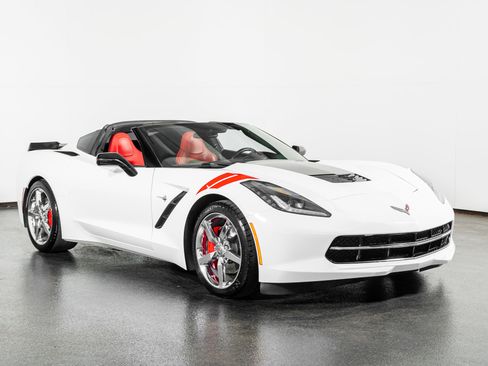 Used 2014 Chevrolet Corvette Stingray Coupe image 4