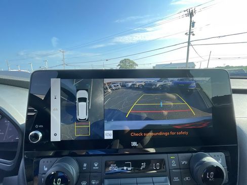 Used 2024 Toyota Grand Highlander AWD image 15