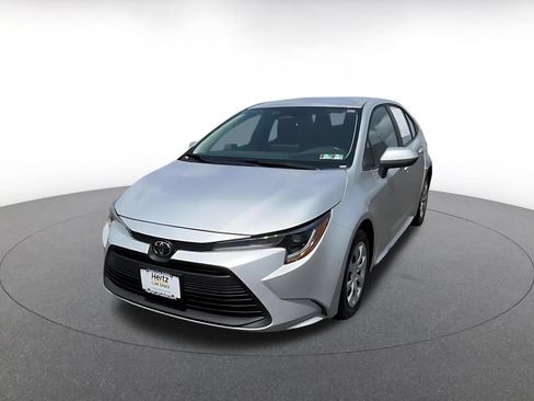 Used 2025 Toyota Corolla LE FWD image 6