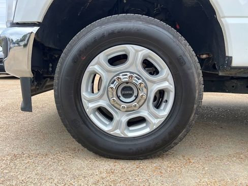 Used 2025 Ford F350 XLT image 24